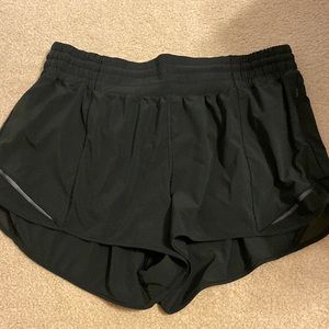 Lululemon Hotty Hot Shorts: High-rise 2.5”